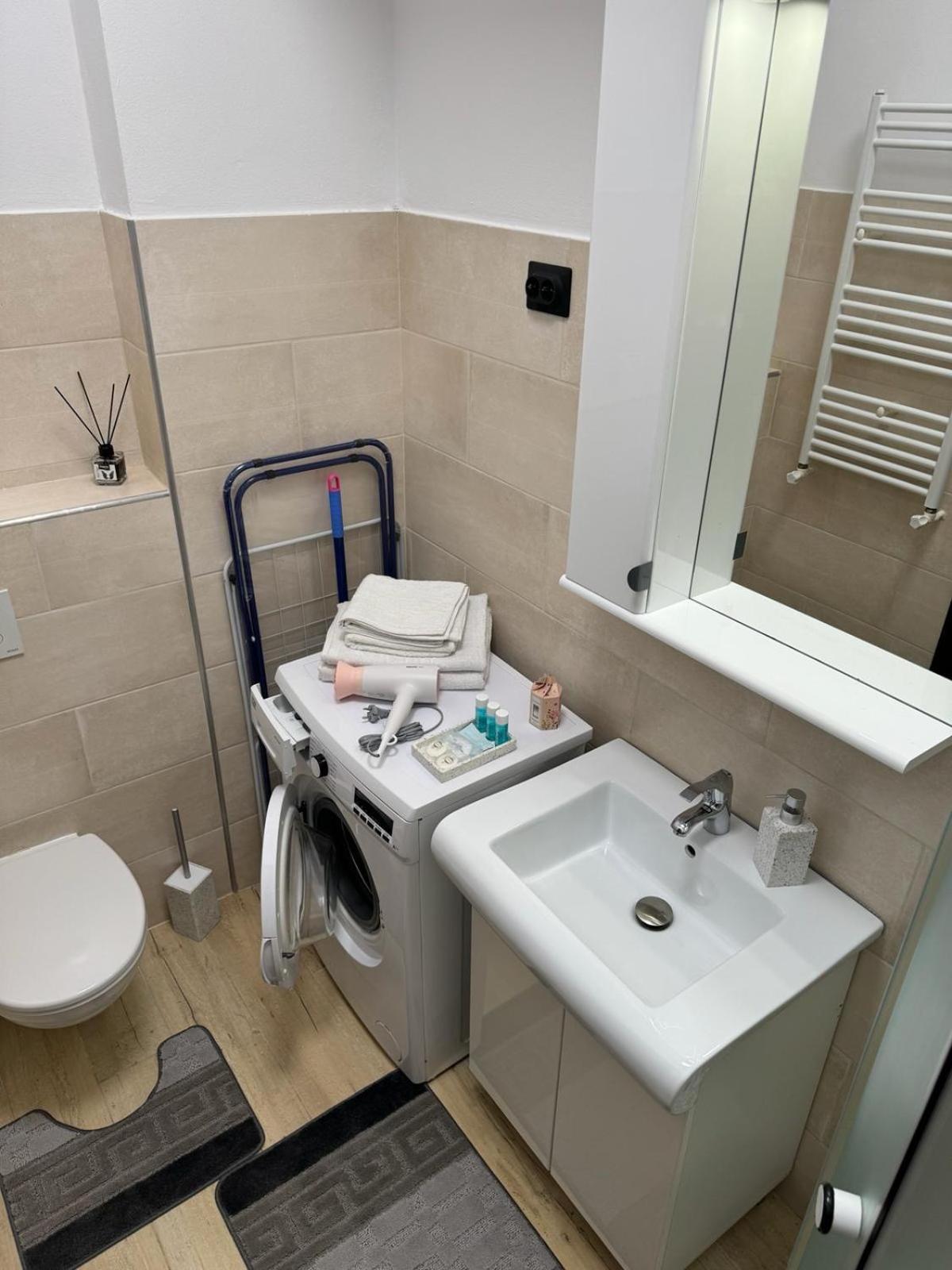 Luxury Young Residence Ясси Екстер'єр фото
