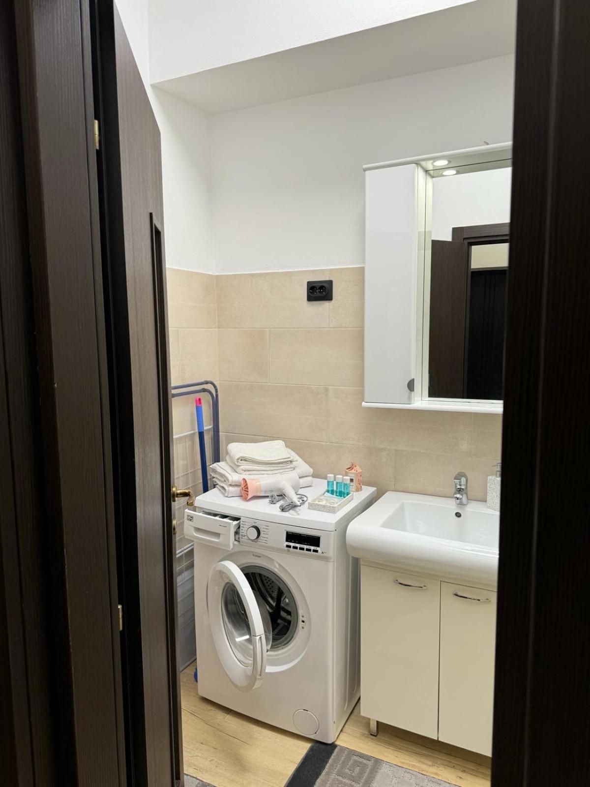 Luxury Young Residence Ясси Екстер'єр фото
