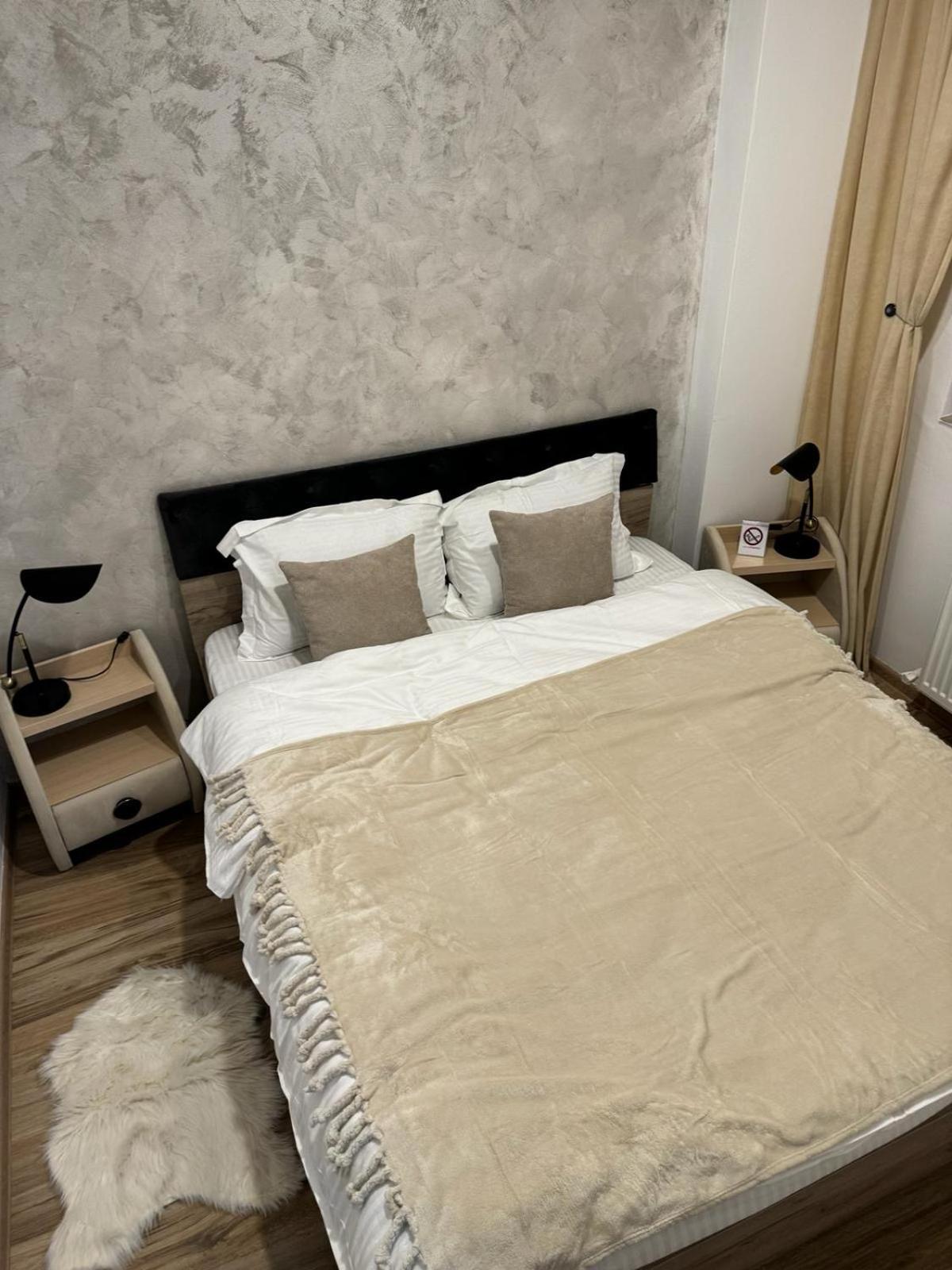 Luxury Young Residence Ясси Екстер'єр фото